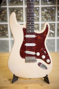 2010 Dino's blonde stratocaster